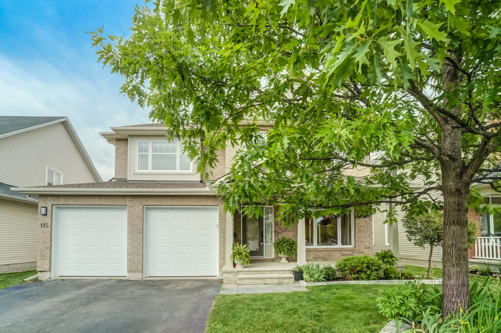 Fantastic Findlay Creek Home with Pool The Leading Ottawa Luxury Real