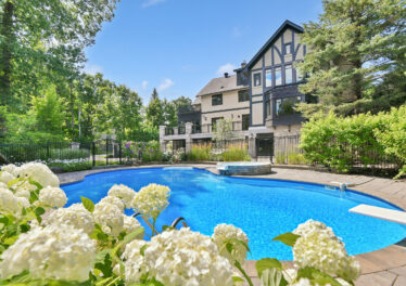 Spectacular Family Home!