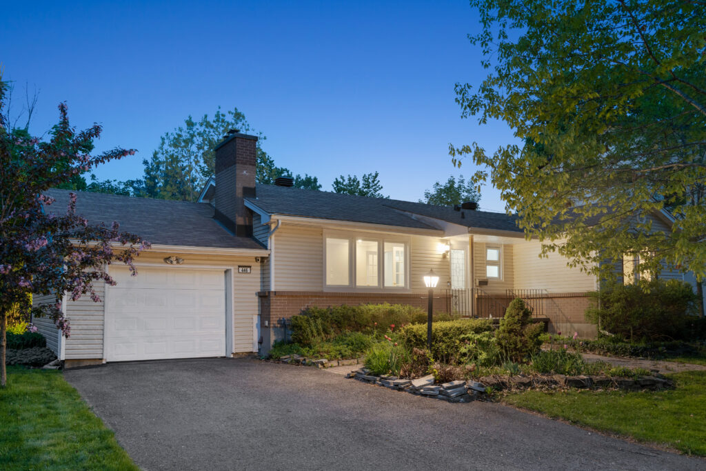 Charming Bungalow Nestled in Faircrest Heights, Alta Vista The